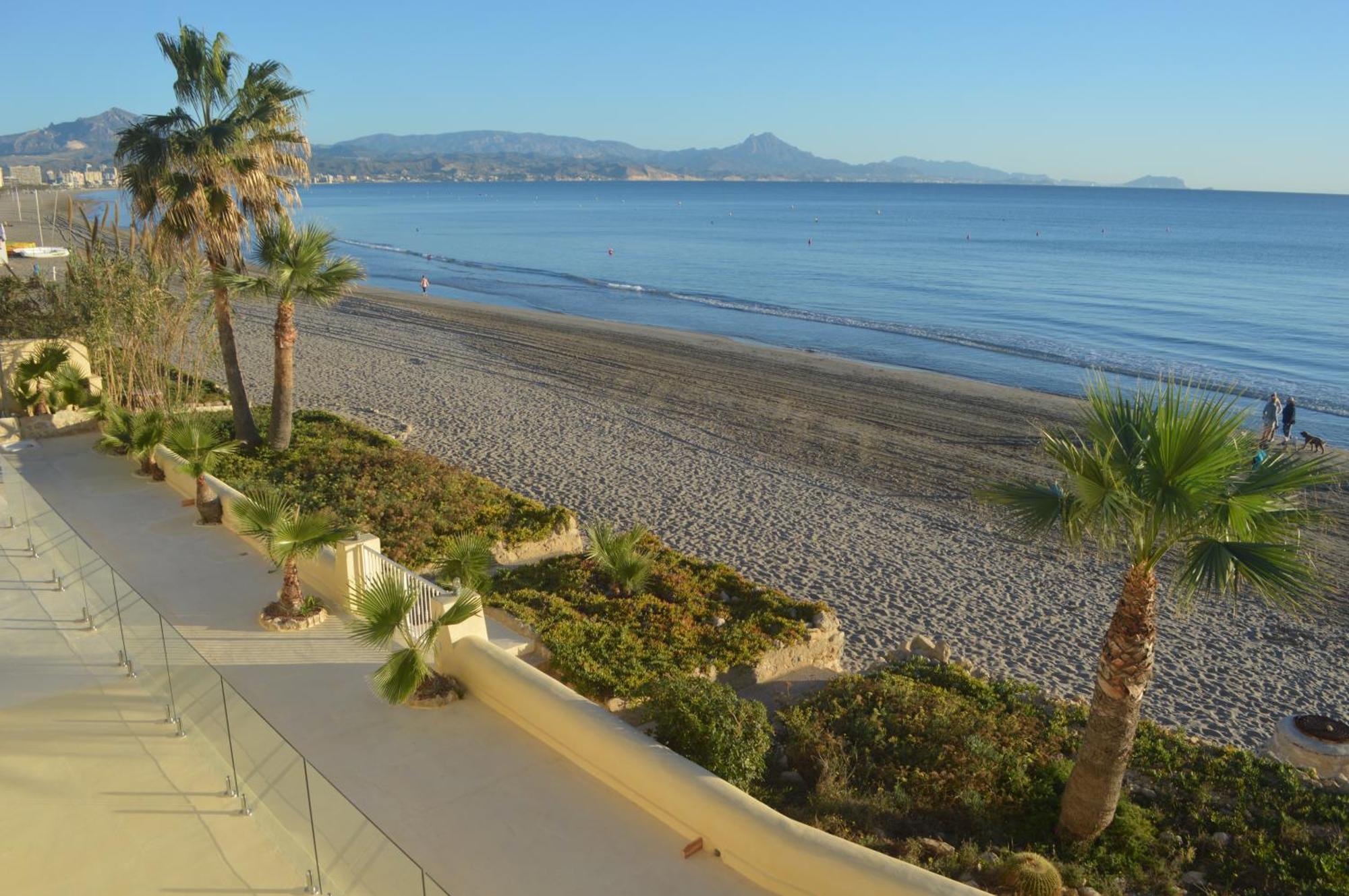 Apartament Excepcional Amanecer Al Borde De Playa Y Mar, En Roquetes Alicante