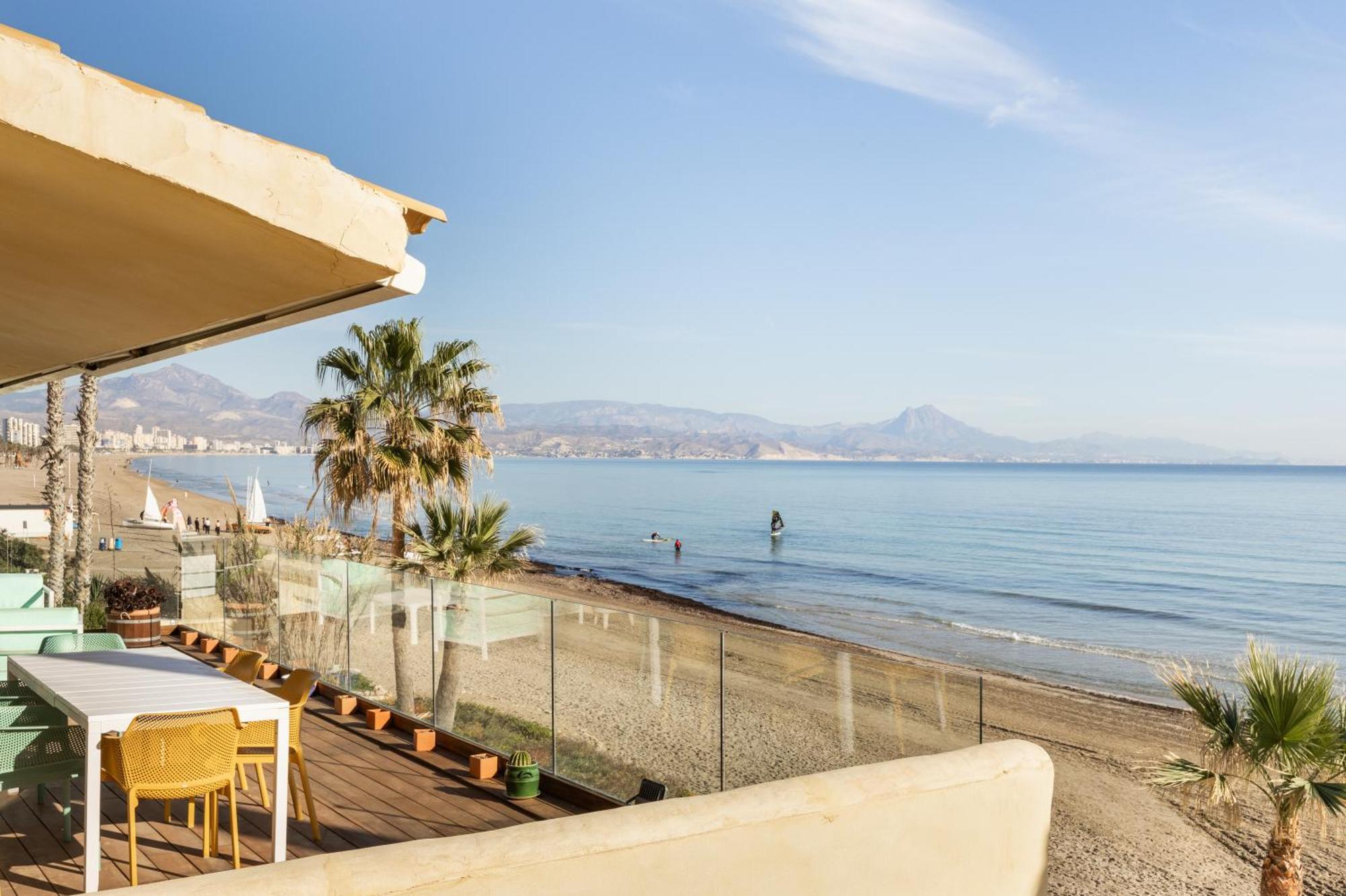 Apartament Excepcional Amanecer Al Borde De Playa Y Mar, En Roquetes *