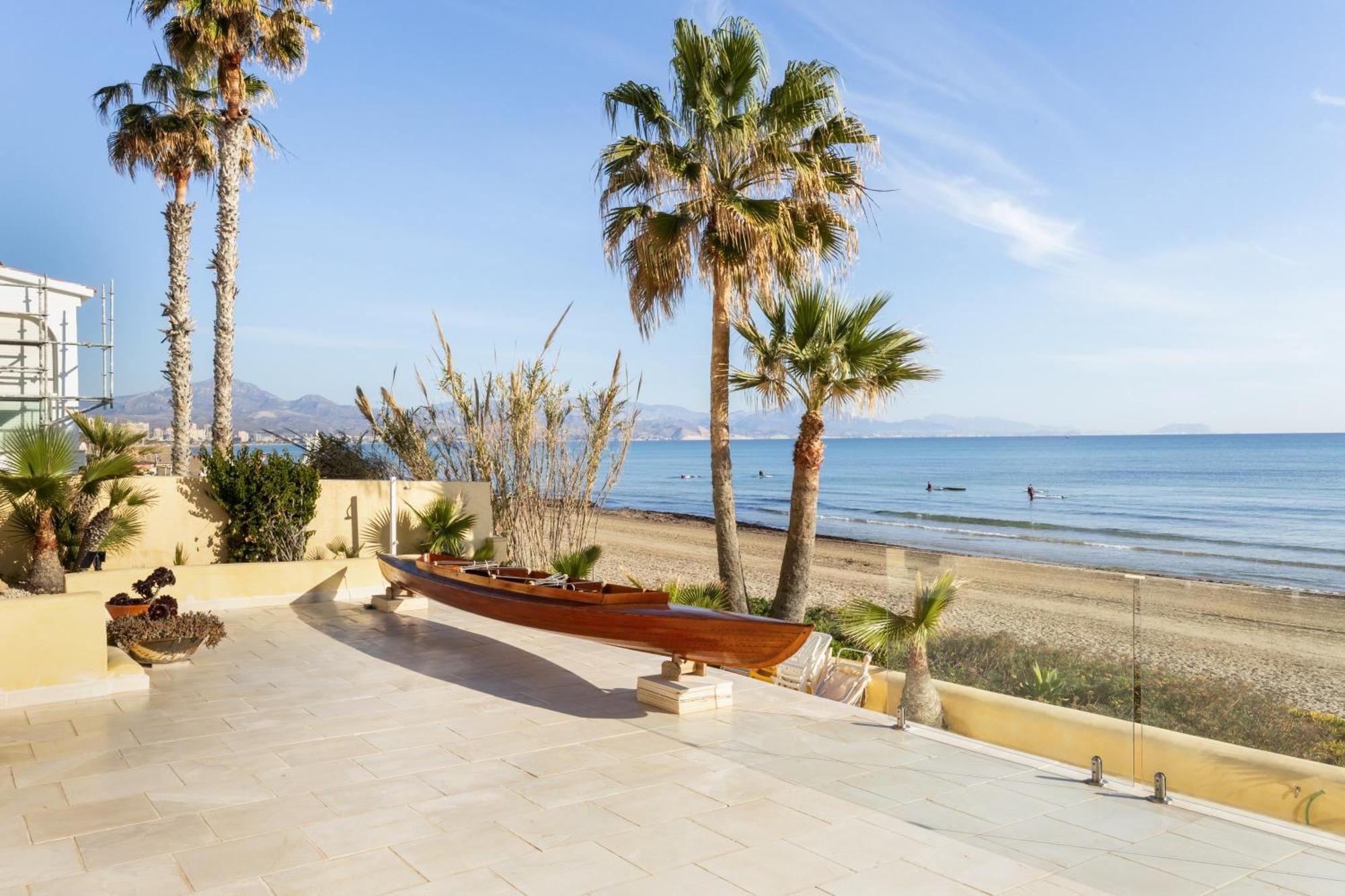 Excepcional Amanecer Al Borde De Playa Y Mar, En Roquetes Appartement *